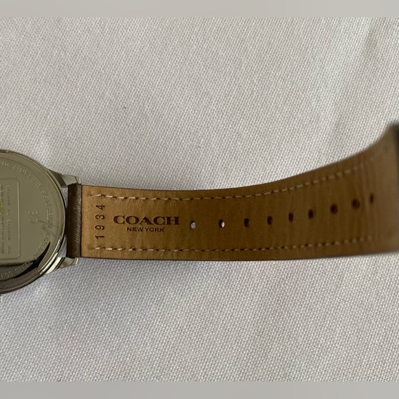 NWT WOMEN COACH FLORAL LEATHER WATCH - Picture 9 of 11